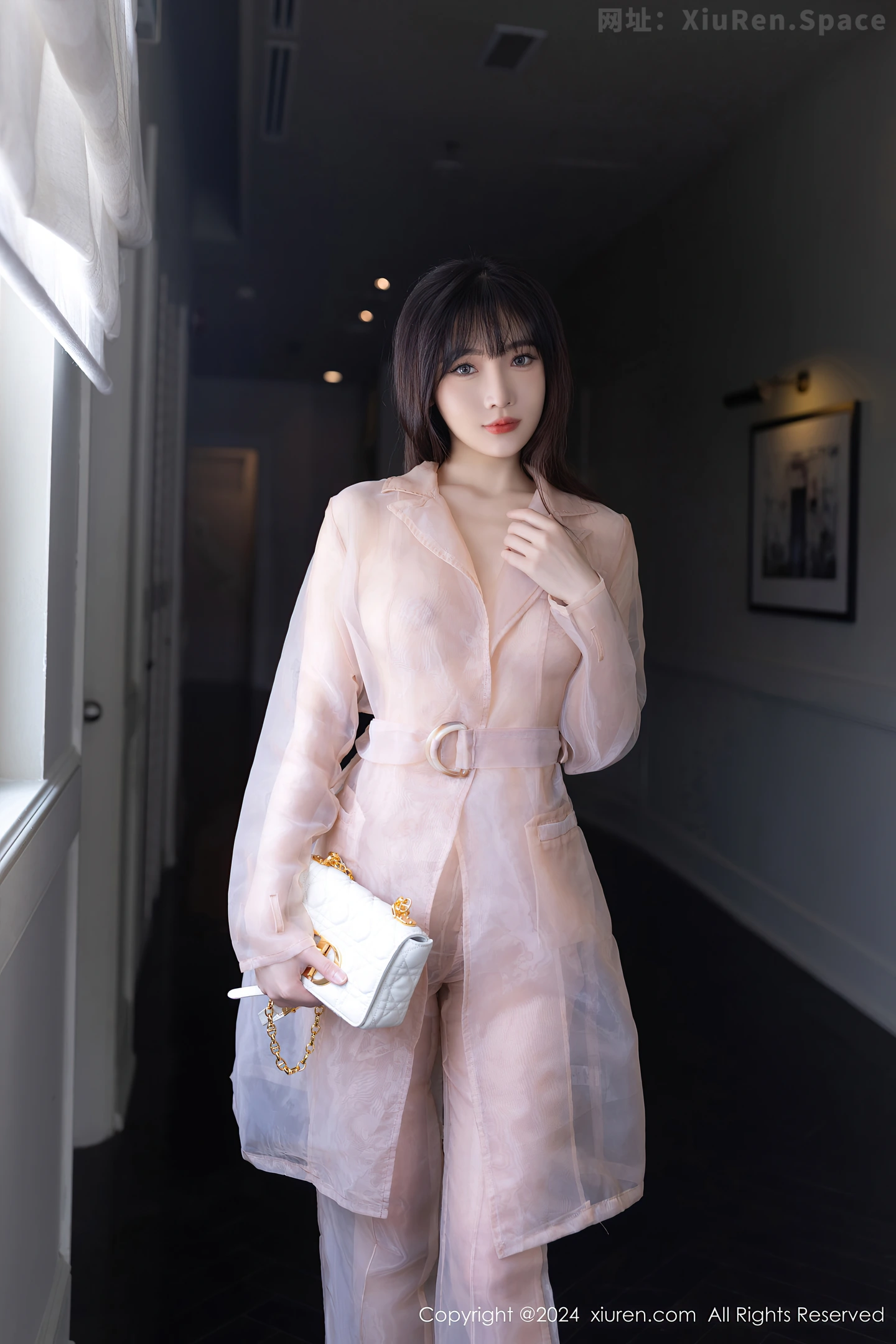 图片[5]-[XiuRen秀人网]VOL.8509 模特陆萱萱私房性感浅粉色透视西装半脱秀曼妙身材迷人诱惑写真80P-秀人网官方网站